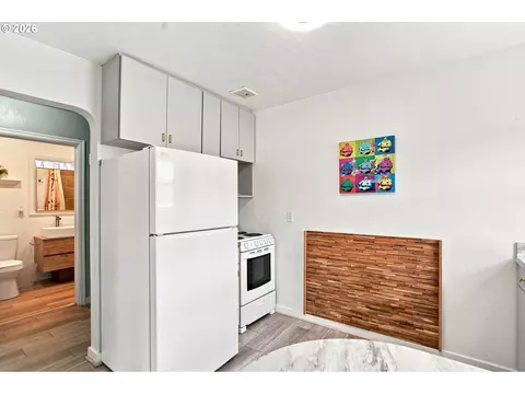 Kitchen - 1572 W Broadway, Eugene, OR 97402 photo 4 of 4