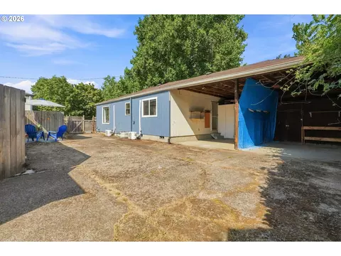 Exterior - 1572 W Broadway, Eugene, OR 97402 photo 2 of 6