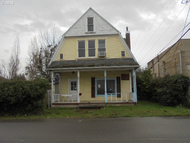134 E Fourth Ave, Riddle, OR 97469 photo 1