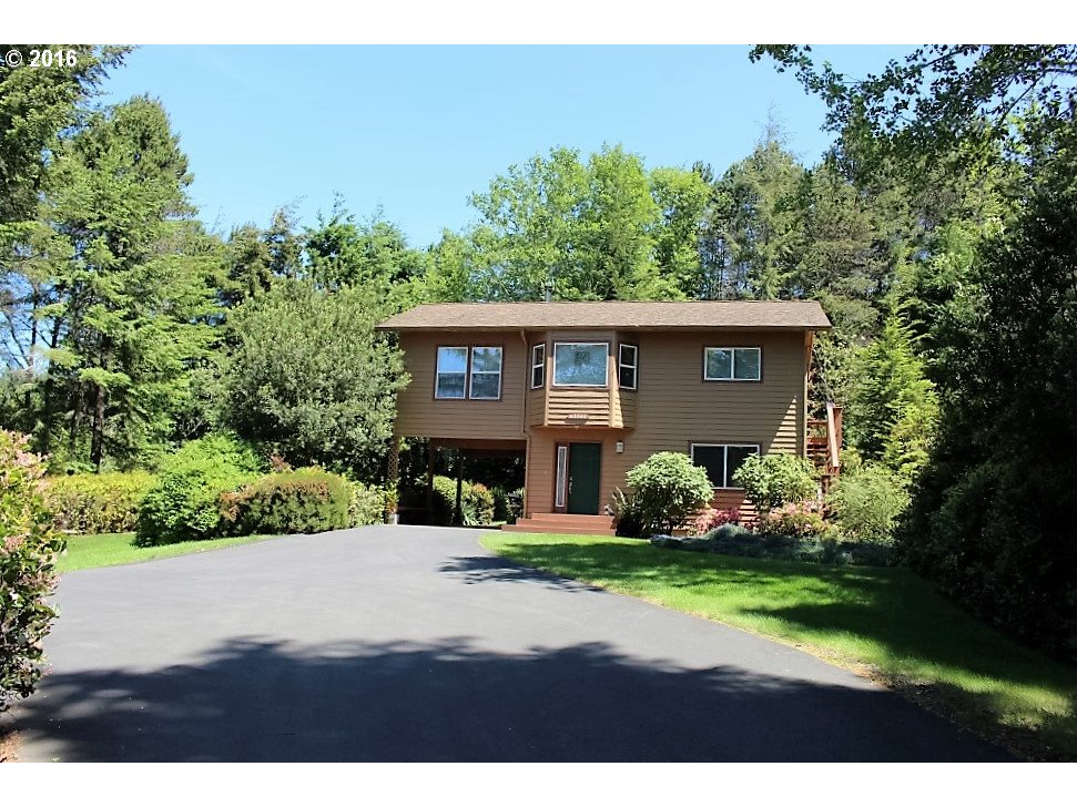 65541 Beaver Loop Rd, North Bend, OR 97459 photo 1
