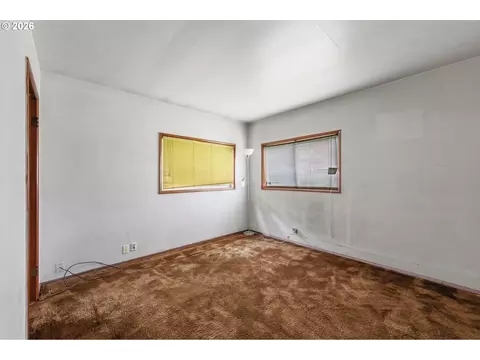 Bedroom - 1378 B St, Springfield, OR 97477 photo 5 of 6