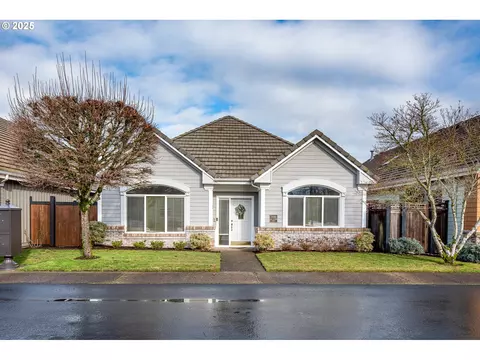2041 Lake Harbor Dr, Eugene, OR 97408