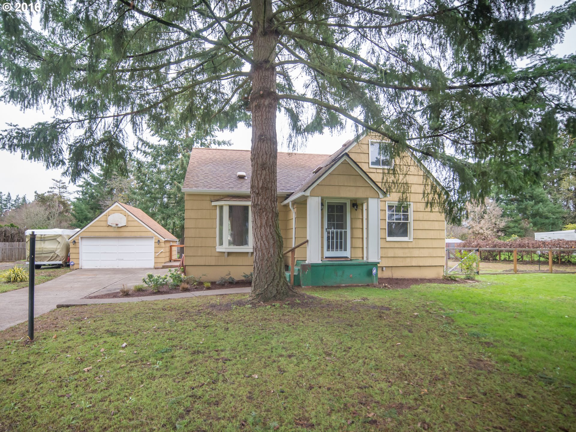 895 Park Ave, Eugene, OR 97404 photo 1