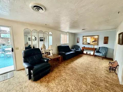 Living - 4990 Mitchell Loop Rd, Florence, OR 97439 photo 6 of 8