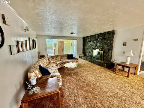 Living - 4990 Mitchell Loop Rd, Florence, OR 97439 photo 5 of 8