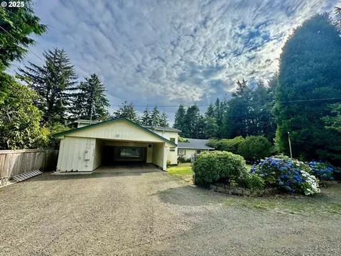 Exterior - 4990 Mitchell Loop Rd, Florence, OR 97439 photo 2 of 7