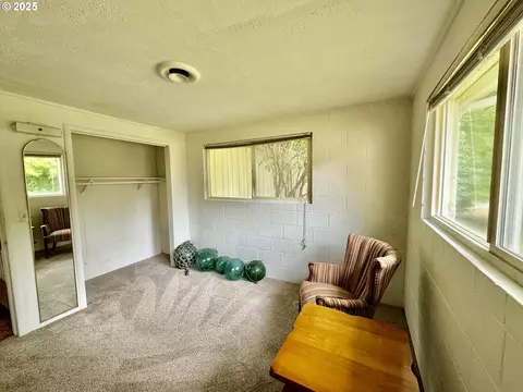 Bedroom - 4990 Mitchell Loop Rd, Florence, OR 97439 photo 6 of 6