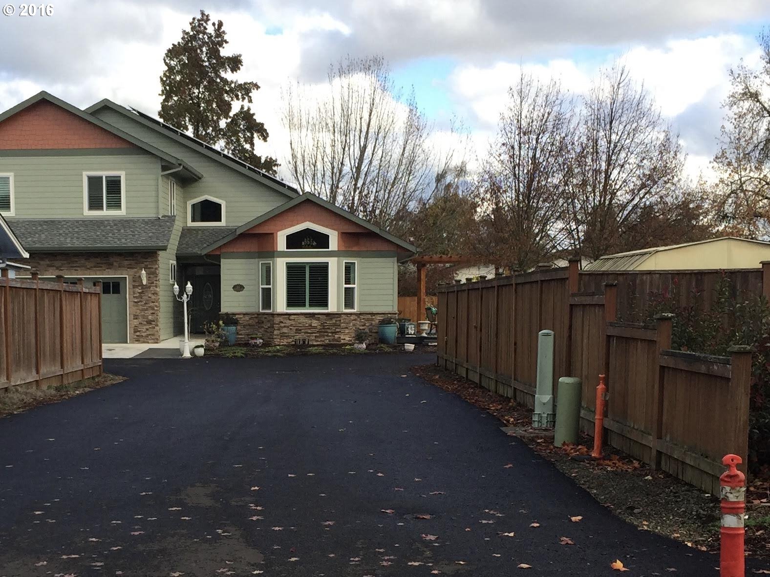 543 Honeysuckle Ln, Eugene, OR 97401 photo 1