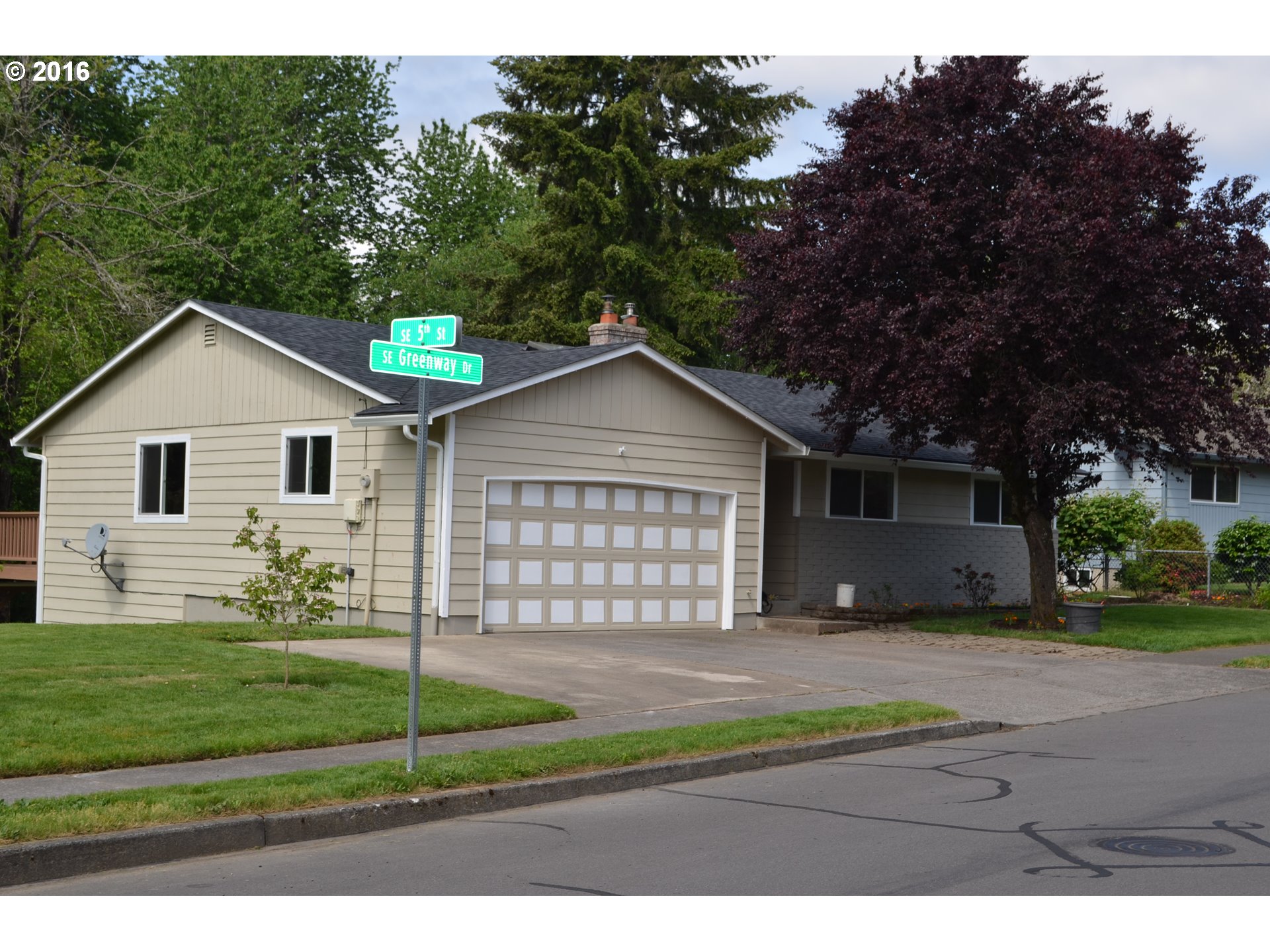 601 SE Greenway Dr, Gresham, OR 97080 photo 1