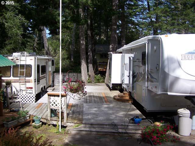 144 Outer Dr, Florence, OR 97439 photo 1