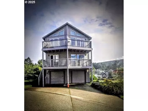 2672 SW Anchor Ave, Lincoln City, OR 97367