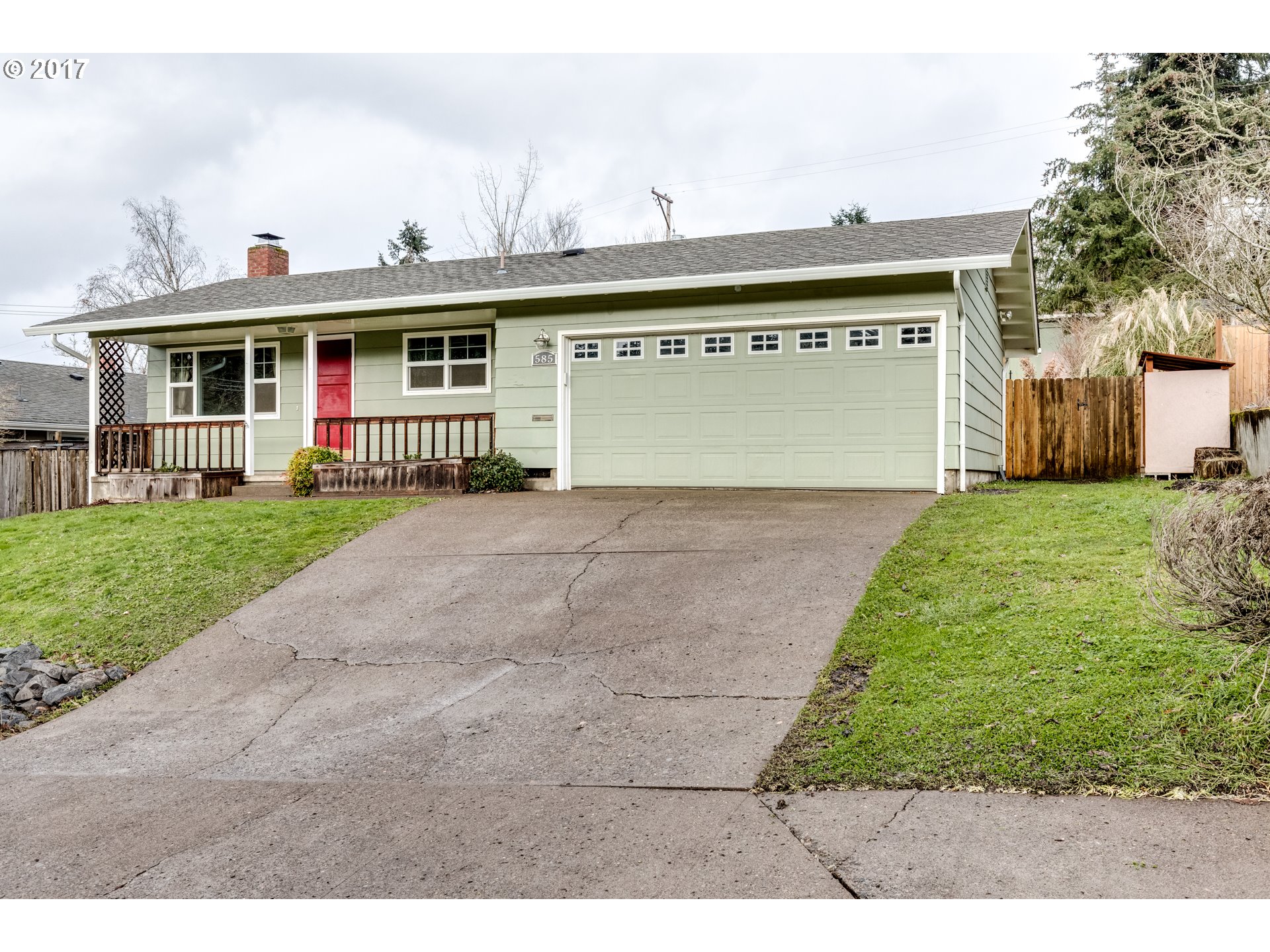 585 W 27th Pl, Eugene, OR 97405 photo 1