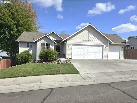912 W Alder Ave, Hermiston, OR 97838