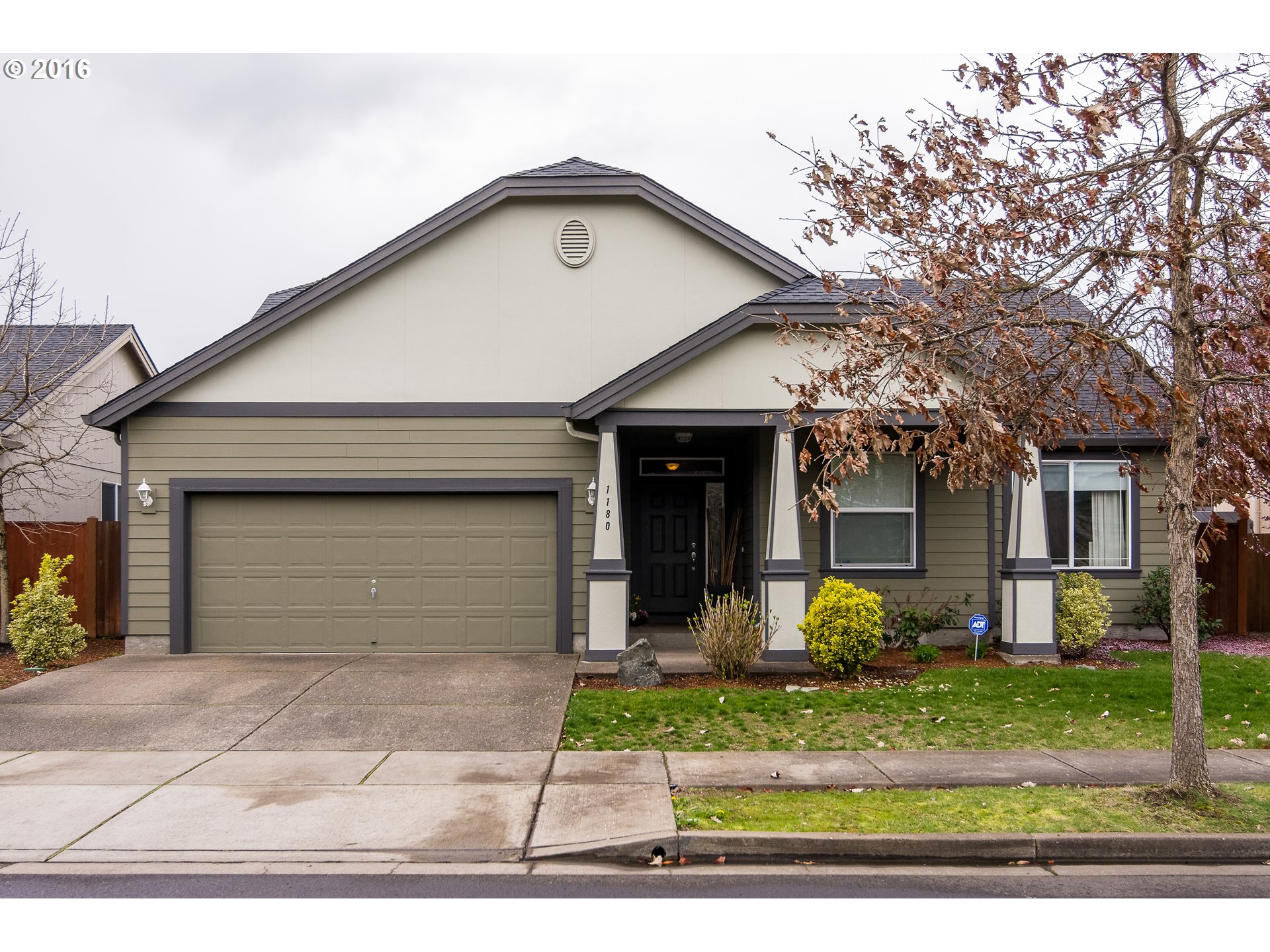 1180 Heathman Dr, Eugene, OR 97402 photo 1