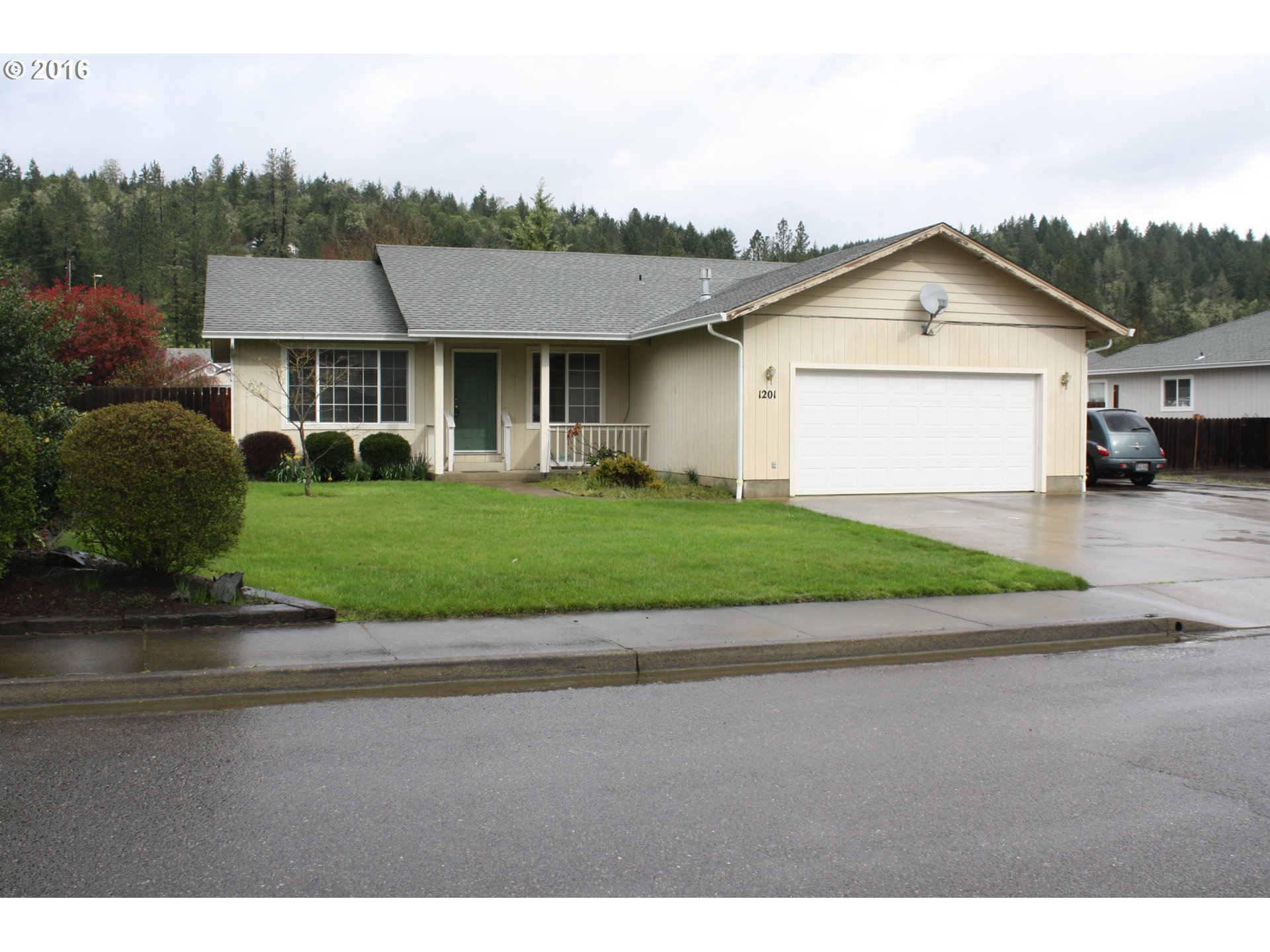 1201 E Second Ave, Sutherlin, OR 97479 photo 1