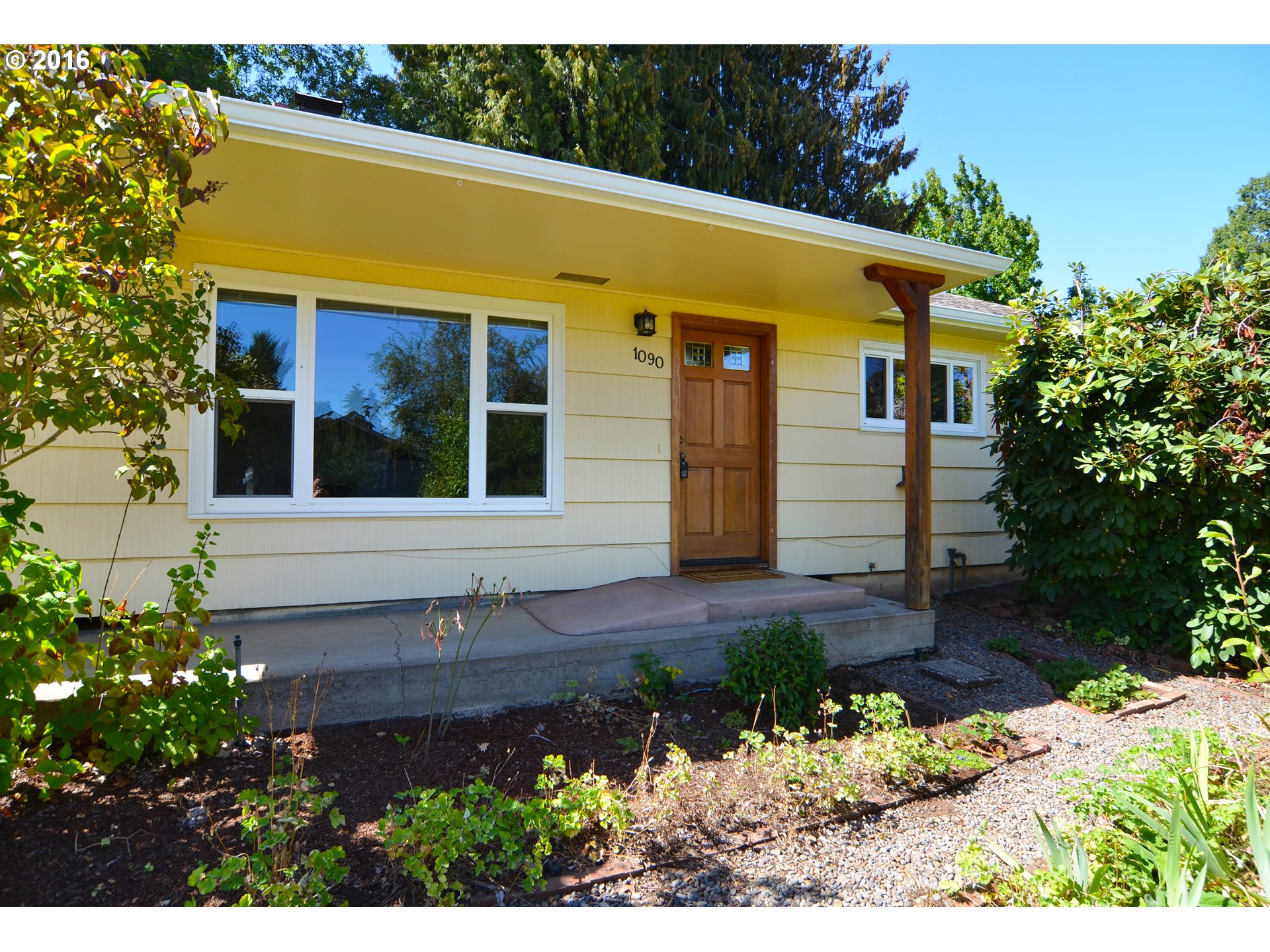 1090 Corydon St, Eugene, OR 97401 photo 1
