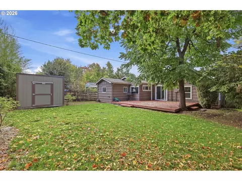 Exterior - 2683 Alder St, Eugene, OR 97405 photo 8 of 10