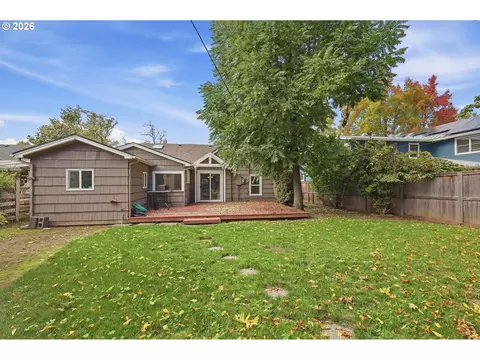Exterior - 2683 Alder St, Eugene, OR 97405 photo 5 of 10