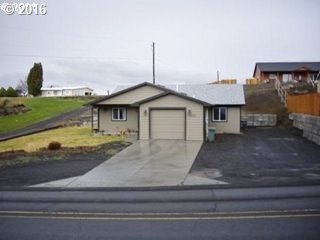 3261 SW Hailey Ave, Pendleton, OR 97801 photo 1