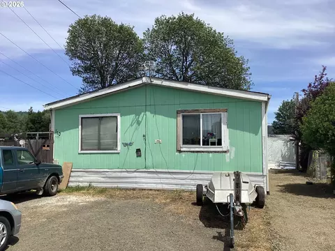 110 Charlene Ln, Tenmile, OR 97481