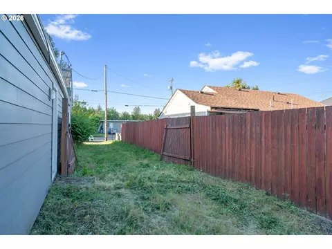 2010 E 1st Ave, Albany, OR 97321 photo 31