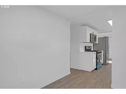 2010 E 1st Ave, Albany, OR 97321 photo 16