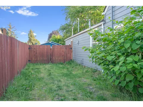 2010 E 1st Ave, Albany, OR 97321 photo 32