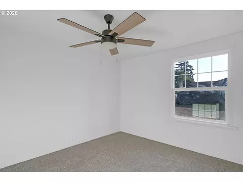 2010 E 1st Ave, Albany, OR 97321 photo 14