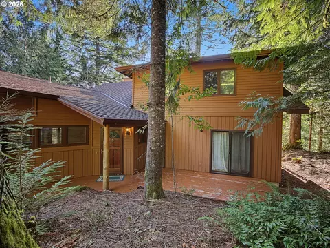 25899 E Bright Ave, Welches, OR 97067