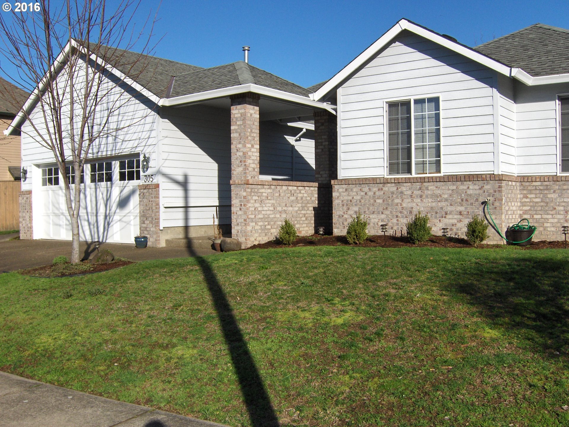 305 Edgewood Dr, Newberg, OR 97132 photo 1