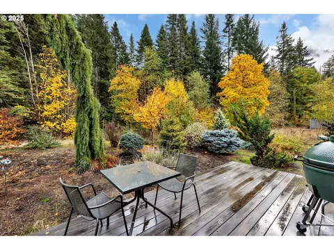 Exterior - 922 SW Spelling Pl, Cascade Locks, OR 97014 photo 8 of 10