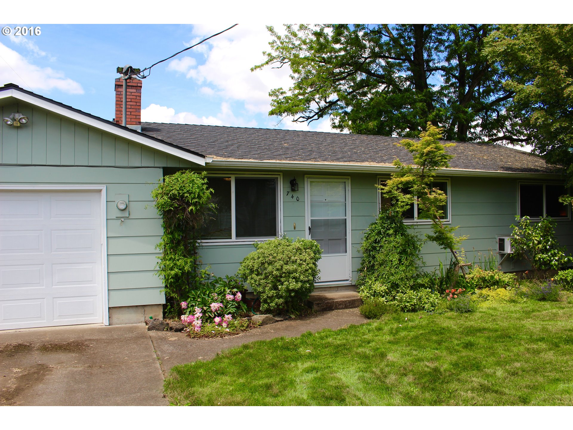 740 S 38th St, Springfield, OR 97478 photo 1