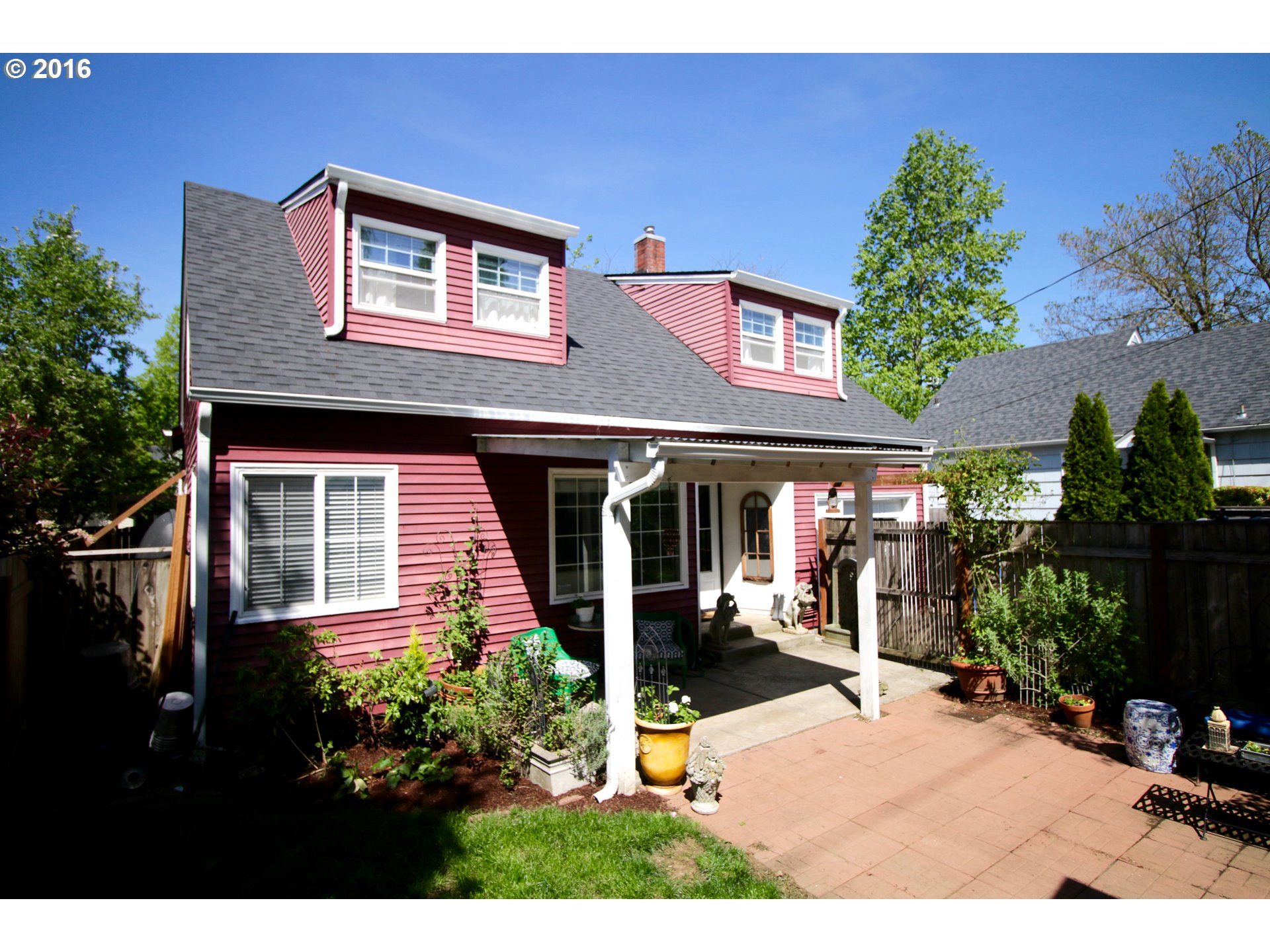 205 Sunnyside Dr, Eugene, OR 97404 photo 1