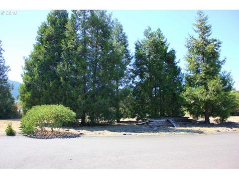 Christel Ln, Oakridge, OR 97463