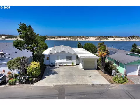 1601 Rhododendron Dr #610, Florence, OR 97439