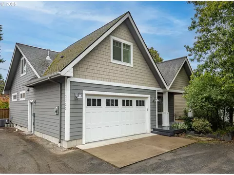 2355 Pioneer Pike, Eugene, OR 97401