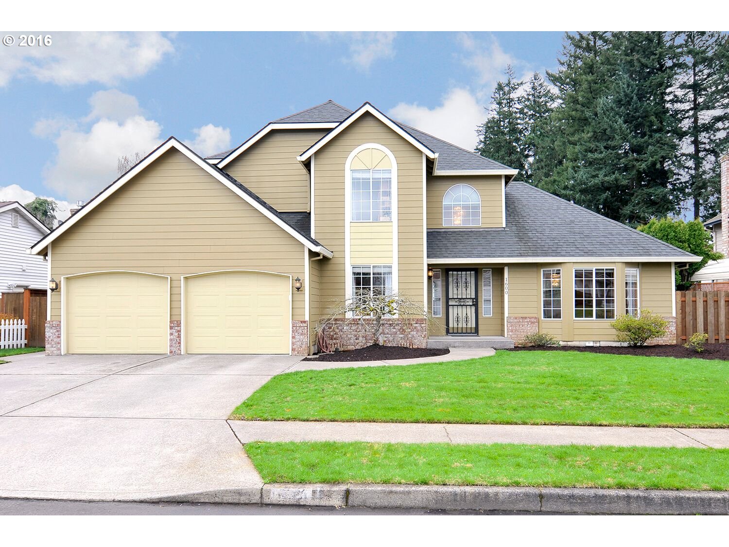 1600 NW Towle Ter, Gresham, OR 97030 photo 1