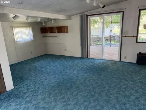 Living - 1265 Tutuilla Rd, Pendleton, OR 97801 photo 1 of 6