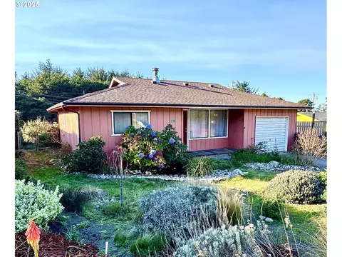 30336 Driftwood Dr, Gold Beach, OR 97444