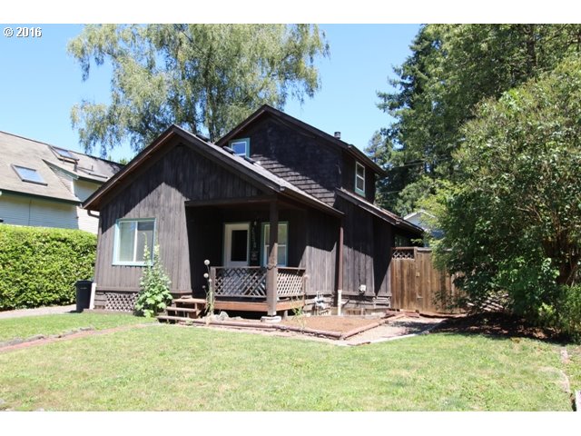 2559 Emerald St, Eugene, OR 97403 photo 1