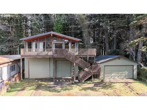 191 SE South 40 Ln, Depoe Bay, OR 97341