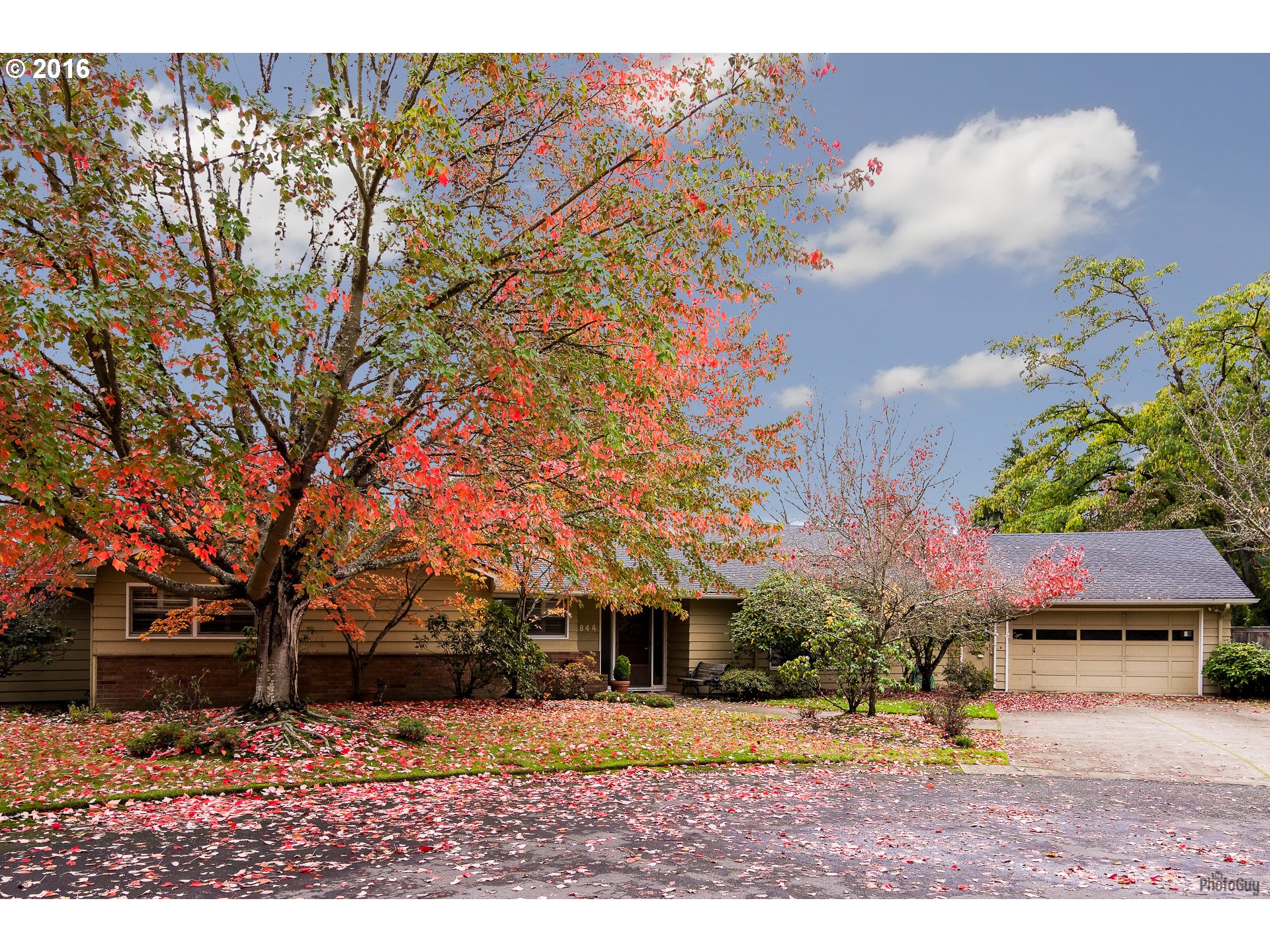 2844 Tomahawk Ct, Eugene, OR 97401 photo 1