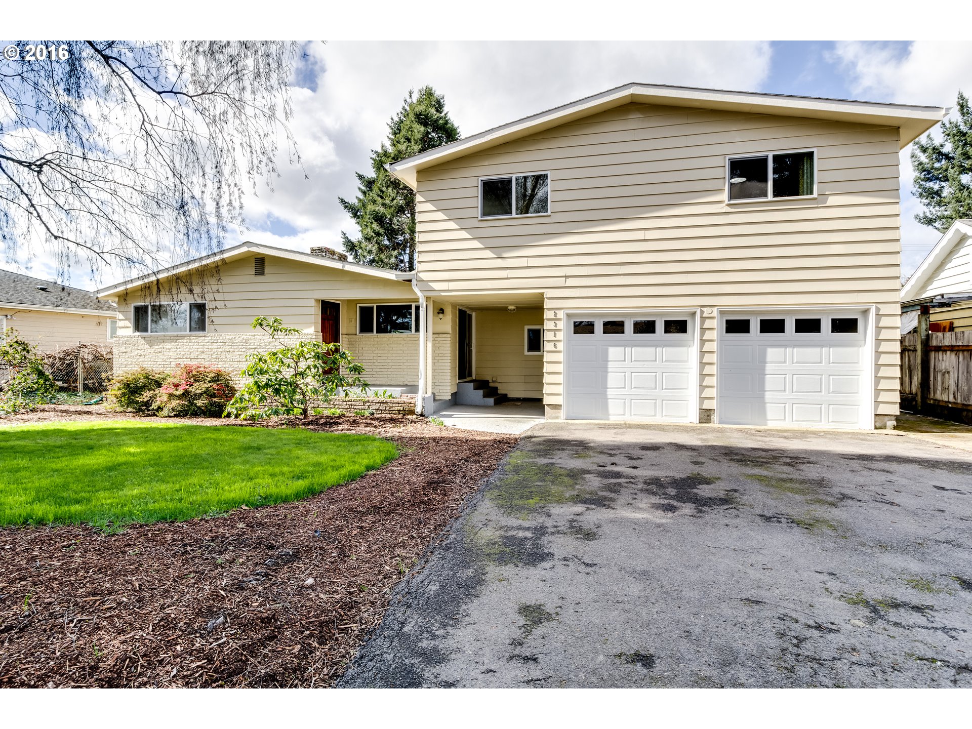 2316 Debra Dr, Springfield, OR 97477 photo 1