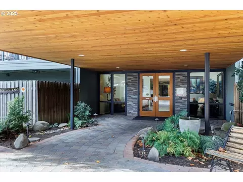 45 Eagle Crest Dr #415, Lake Oswego, OR 97035