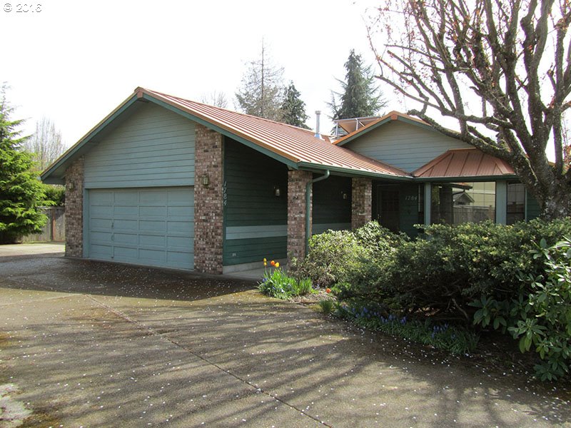 1784 Crescent Ave, Eugene, OR 97408 photo 1