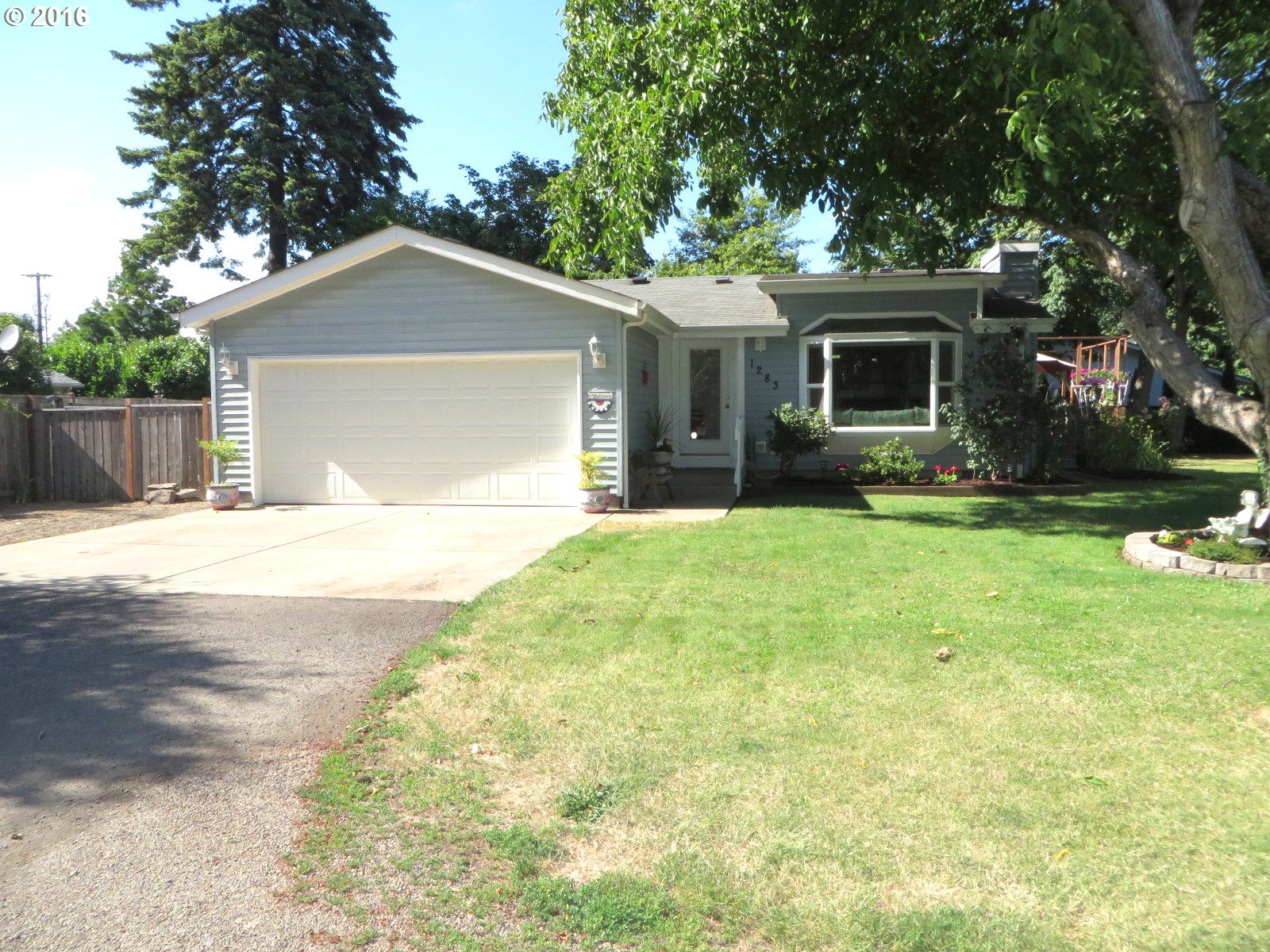 1283 Arcadia Dr, Eugene, OR 97401 photo 1