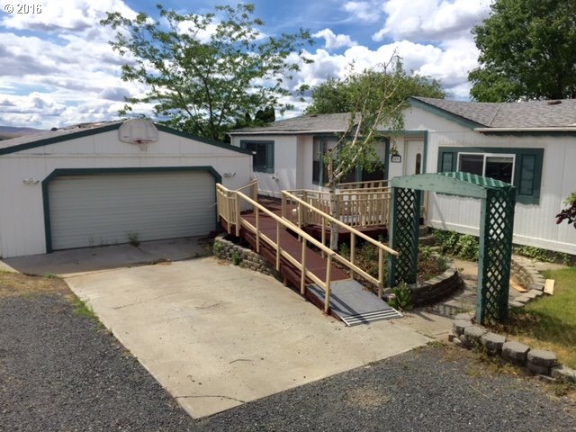 809 SW 11th St, Pendleton, OR 97801 photo 1