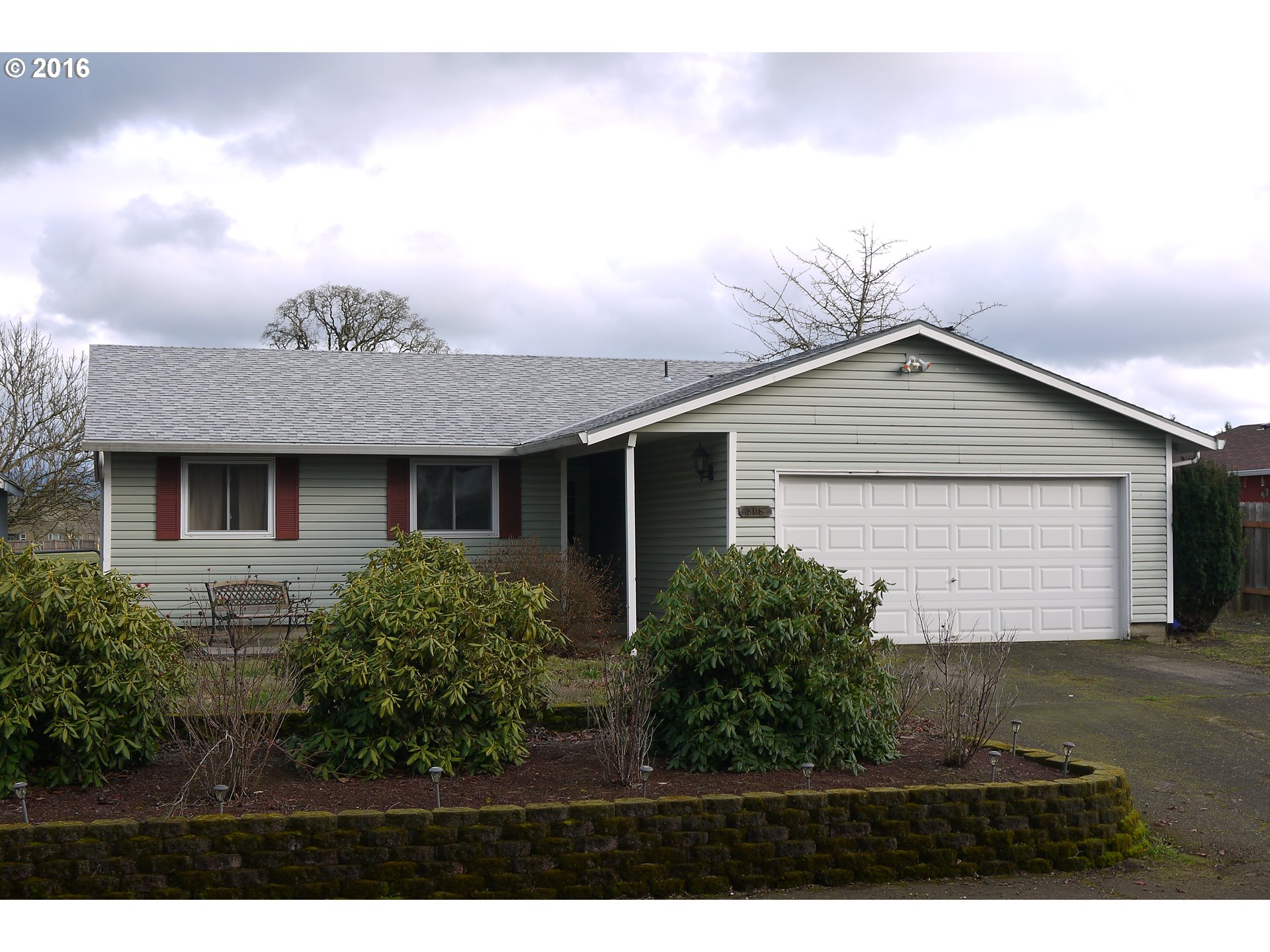 305 E Park Ave, Molalla, OR 97038 photo 1
