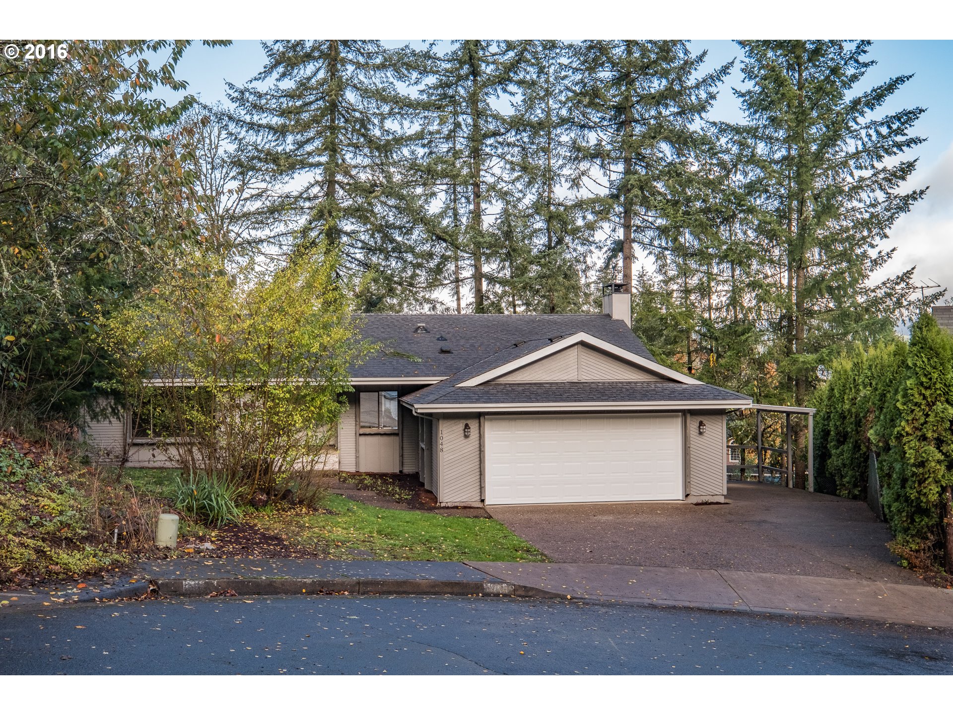 1048 S 69th Pl, Springfield, OR 97478 photo 1