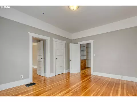Bedroom - 420 SE 10th St, Pendleton, OR 97801 photo 1 of 5